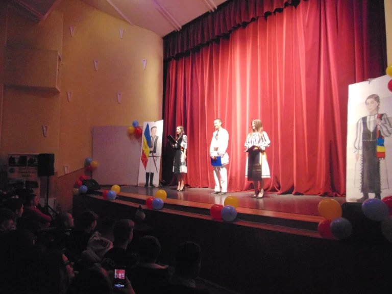 FOTO Ziua Națională, marcată de elevii și profesorii Liceului Teoretic „Axente Sever” Mediaș