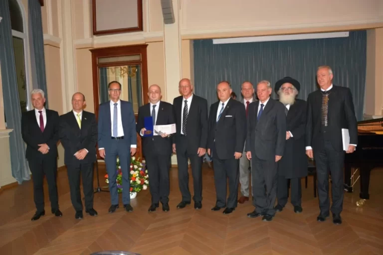 Medalia Johannes Honterus pentru Silviu Vexler, Președinte a Federației Comunităților Evreiești din România