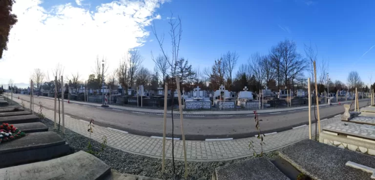 Acces auto din nou pe Aleea Eroilor din Cimitirul Municipal