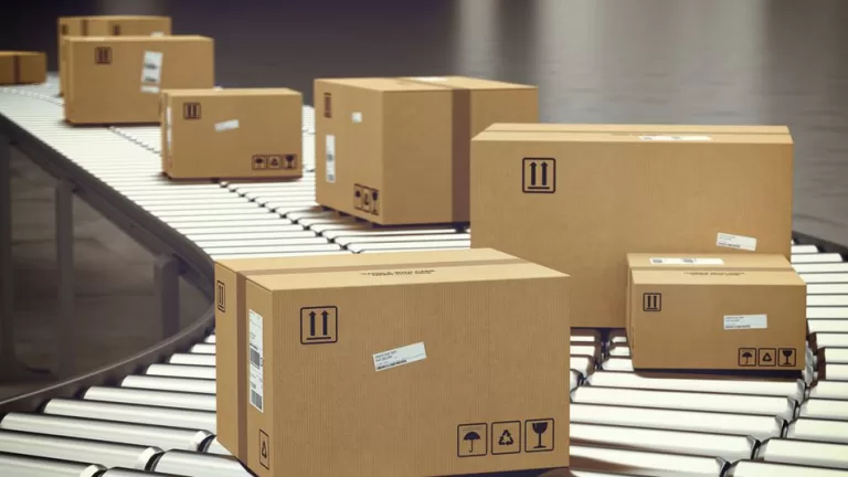 O nouă înșelătorie: Țeapa Coletul, produse pe care oamenii nu le-au comandat