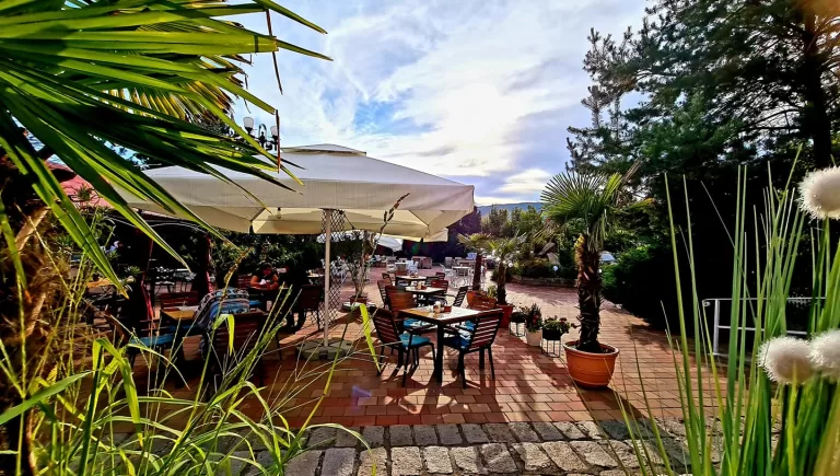 Un hotel din Alba Iulia nu mai primește turiști austrieci și nu mai acceptă plata cu cardurile emise de bănci din Austria