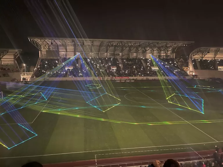 FOTO/VIDEO Super show de lasere înainte de FC Hermannstadt – Farul