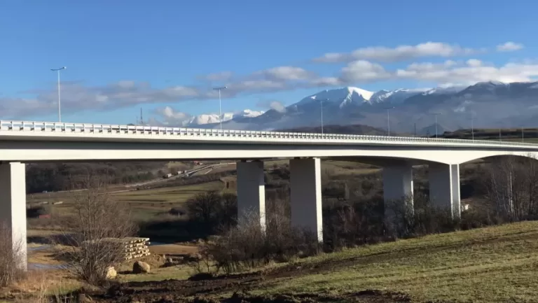 Lucrările la viaductul Boiţa de pe lotul 2 al autostrăzii Sibiu – Piteşti au început