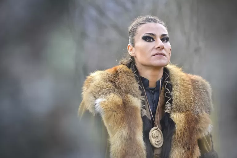Christiana Budica (Mongol), campioana mondială la arte marțiale care intră în ring cu Dumnezeu