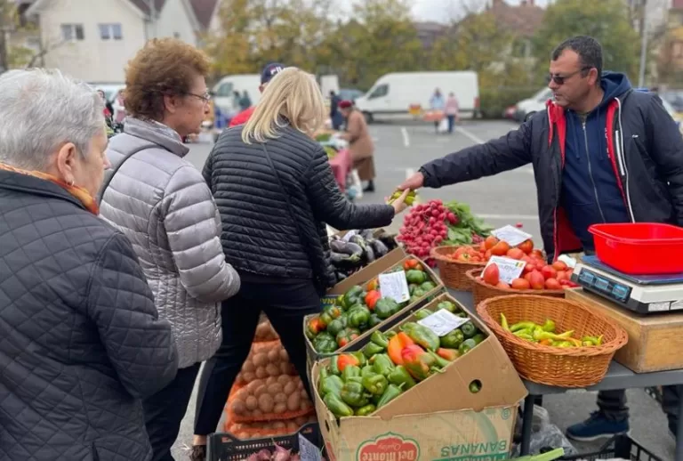Piața la birou, vineri, în zona Hipodrom