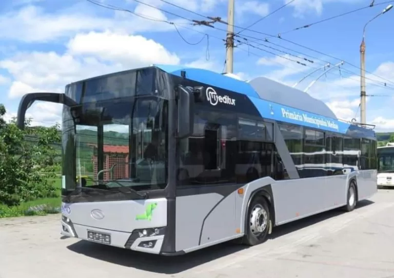 17 autobuze electrice, 5 troleibuze electrice și 48 de stații de reîncărcare pentru Mediaș