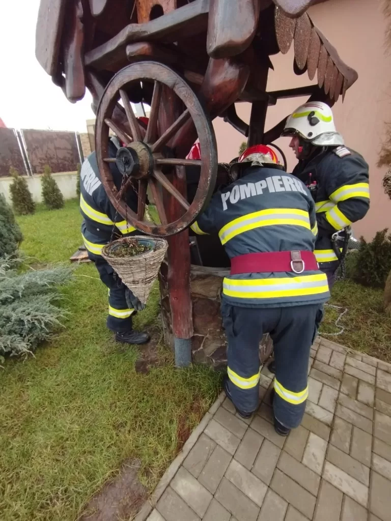 Un bărbat din Blăjel a murit după ce a căzut într-o fântână