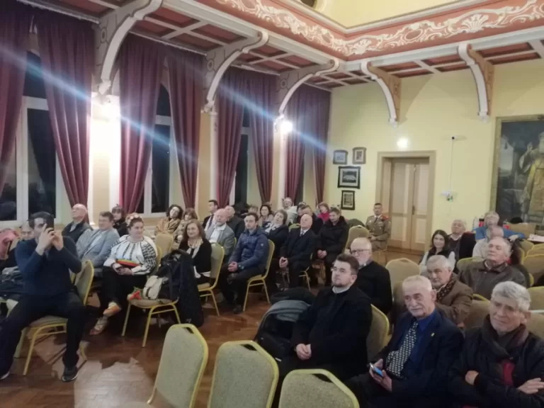 Eveniment de excepţie în Mărginimea Sibiului. Lucian Giura şi Maura Geraldina Giura şi-au lansat ultimele 3 volume la Sălişte