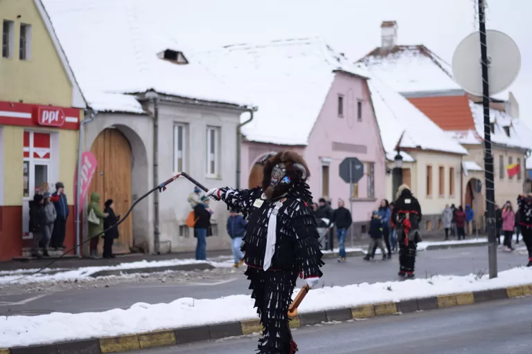 Aproape 300 de Lole s-au adunat în centrul Agnitei