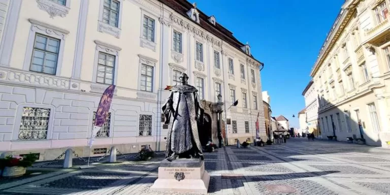 Palatul Brukenthal se închide