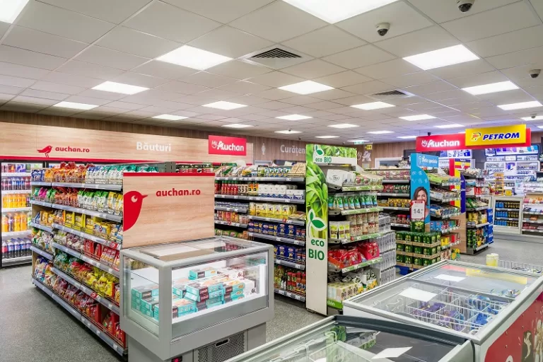 Oprirea ta 2 în 1: La MyAuchan din stațiile Petrom din județul Sibiu alimentezi, faci cumpărături și-ți vezi de drum