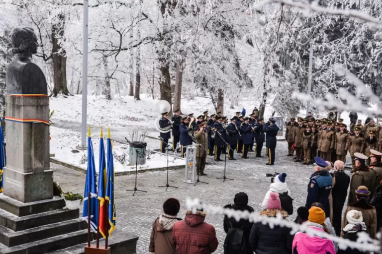 Mihai Eminescu așteaptă sibienii în Sub Arini