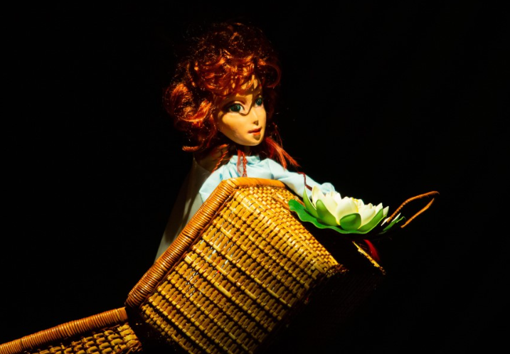 Premiera spectacolului „Degețica” are loc duminică la Teatru Gong