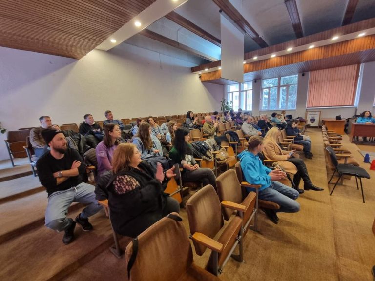 Întâlnire a echipelor de robotică ale liceelor medieșene