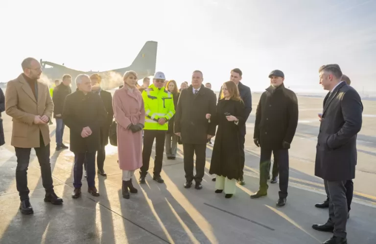 Premierul Nicolae Ciucă susține că va sprijini realizarea la termen a lucrărilor la Aeroportul Sibiu