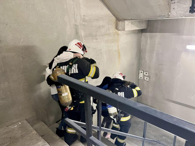 FOTO Incendiu simulat la un centru comercial din Sibiu