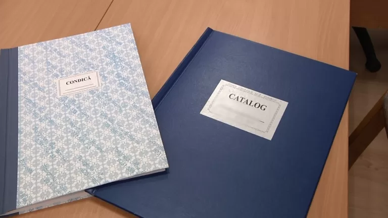 Mediile elevilor ar putea fi încheiate cu doar două note la fiecare disciplină