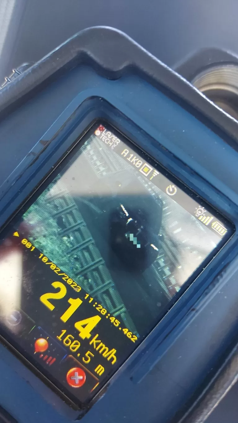 FOTO Șofer prins cu 214 km/oră pe A1