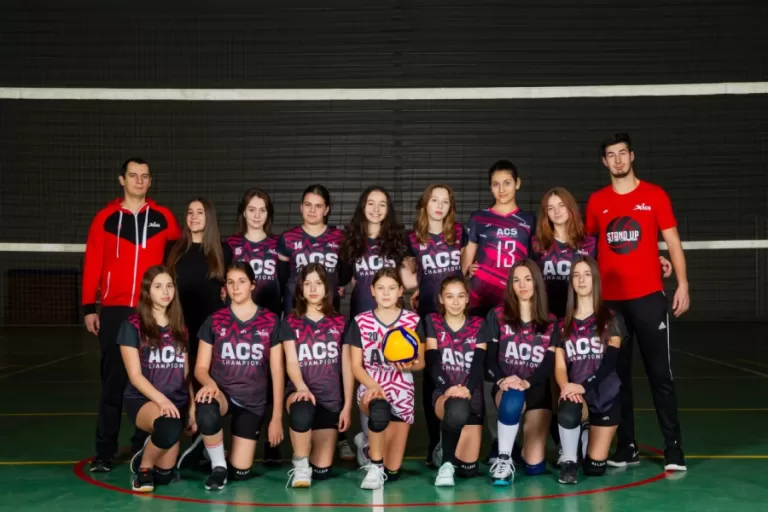 Clubul Sportiv ACS Champions Sibiu conduce întrecerea internă la volei juvenil