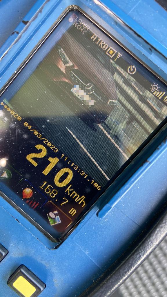 FOTO Șofer prins cu peste 200 de kilometri/oră, pe A1. Polițiști au aplicat 120 de amenzi