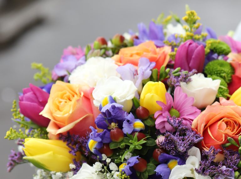 Românii vor cumpăra flori de peste 32 milioane de euro, în perioada 1-8 martie