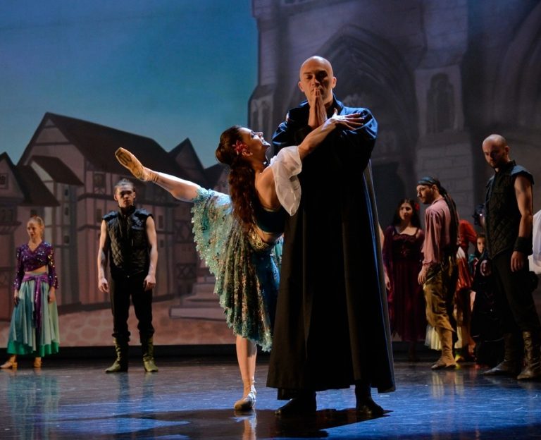 Premieră națională: „Cocoșatul de la Notre-Dame” la Centrul Cultural Ion Besoiu