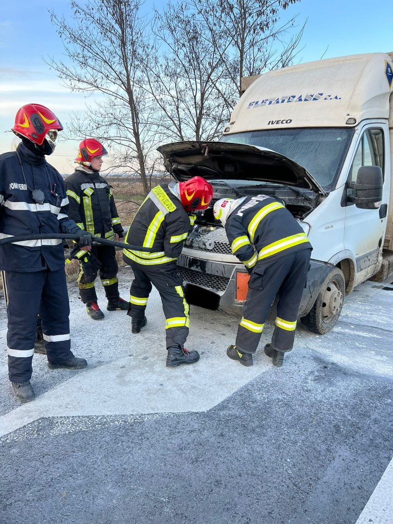 FOTO Incendiu la un autocamion, pe A1