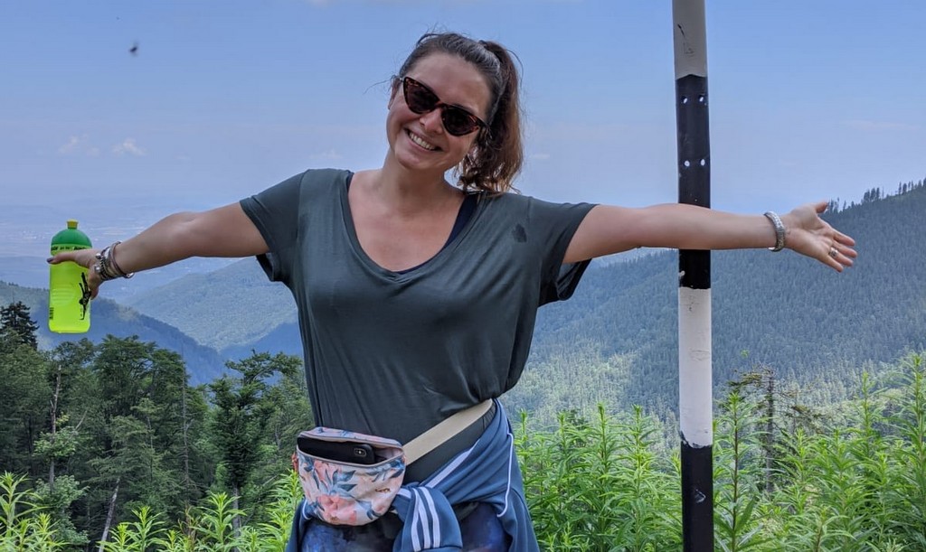 Alice Nistor aleargă din iubire pentru cărți și speranță pentru ...