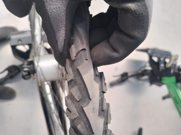 FOTO Biciclete Sibiu Bike City, vandalizate pe strada Țiglari