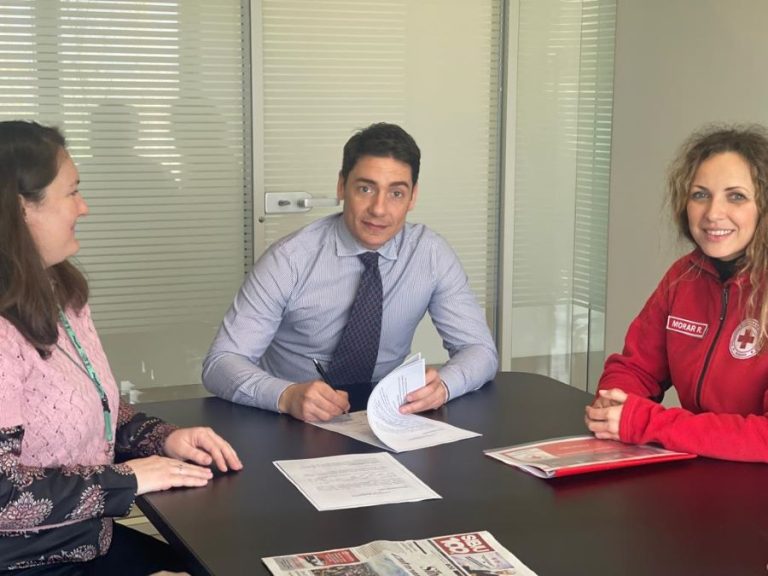Crucea Roșie Sibiu a primit microbuzul mult râvnit! ”Microbuz vechi, pentru fapte noi”, o campanie de succes, marca Sibiu 100%