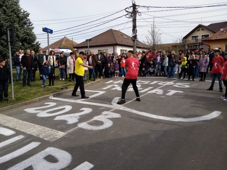 Jocul de țuru și spectacol folcloric în prima zi de Paști, la Mediaș