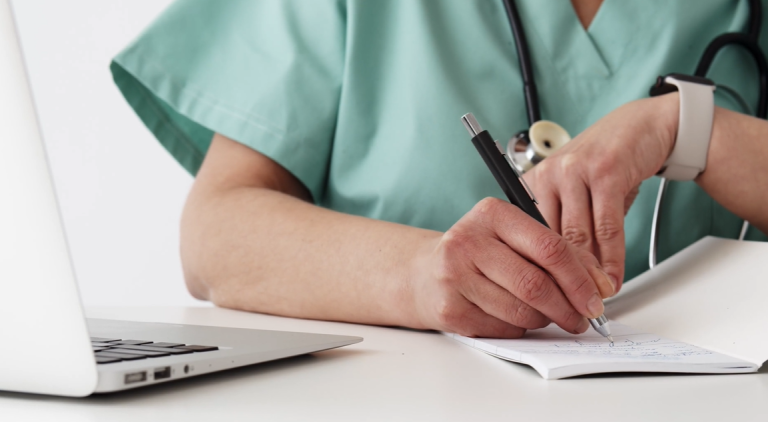 Persoanele neasigurate vor avea aceleaşi drepturi medicale ca şi cele asigurate