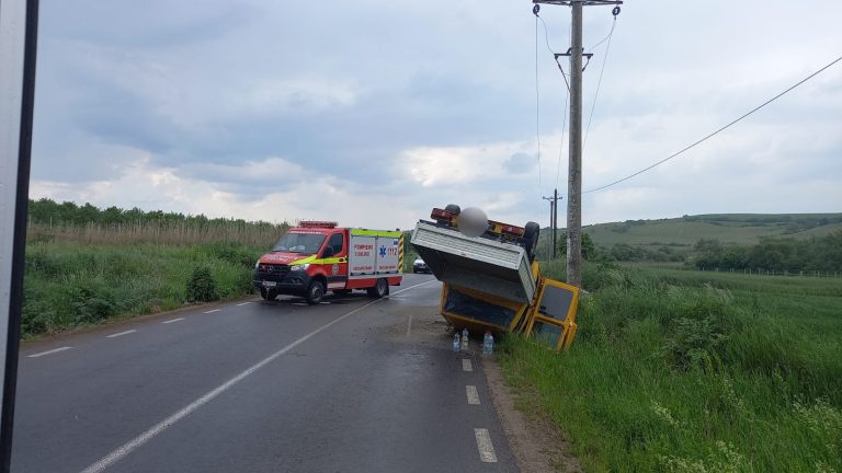 FOTO 6 persoane rănite într-un accident rutier. Mai multe echipaje de la ISU Sibiu au intervenit