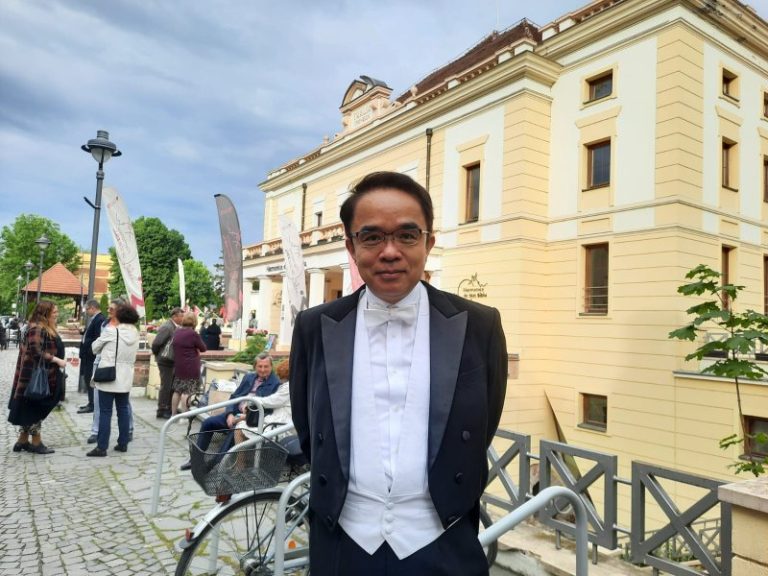 Dirijorul japonez, Daisuke Soga, premiat la Sibiu înaintea unui concert de excepție