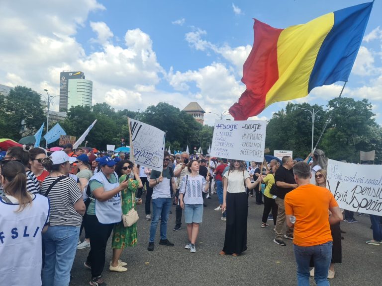 ULTIMA ORĂ: Continuă greva profesorilor