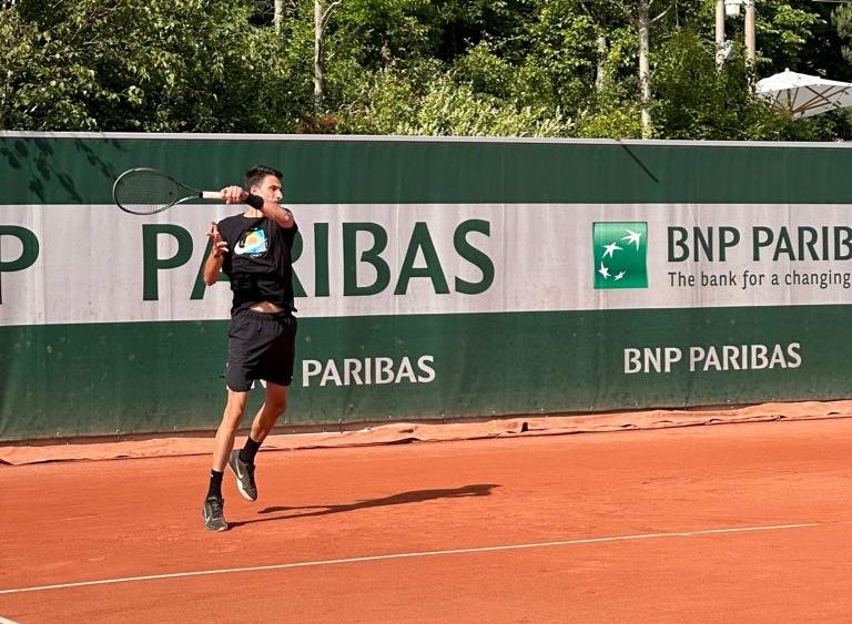 Cea mai mare performanţă din istoria tenisului sibian. Victor Cornea joacă azi în turneul de Grand Slam de la Roland Garros 2023