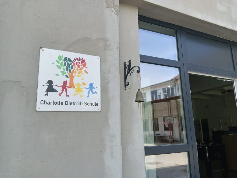 Cea de-a doua școală germană Charlotte Dietrich Schule din România se află la Sibiu