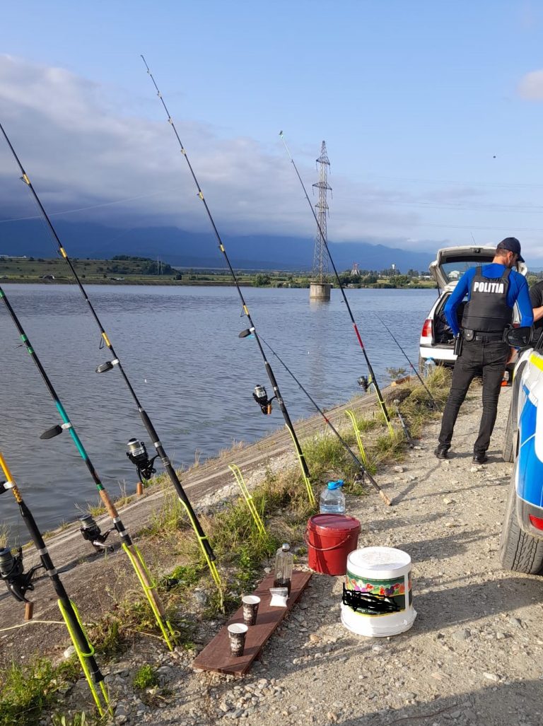 FOTO: Amenzi de mii de lei pentru pescuit ilegal pe râul Olt