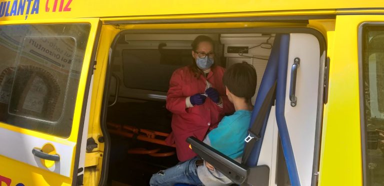 FOTO Mai mulți copii din Sibiu au beneficiat de consultații medicale gratuite