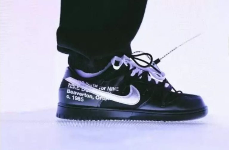 FOTO: Elevă obligată să dea BAC-ul desculță din cauza unor înscrisuri de pe pantofii sport