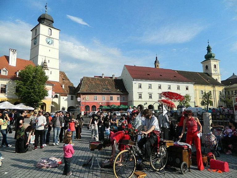 Zeci de evenimente la sfârșitul săptămânii acesteia. Începe FITS, avem și Ziua Universală a Iei, expoziții și concerte.