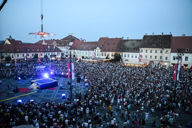 Parcări închise și restricții de circulație cu ocazia Festivalului Internațional de Teatru de la Sibiu