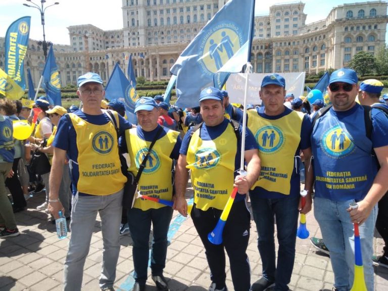 Angajații din Sănătate  protestează joi la Sibiu