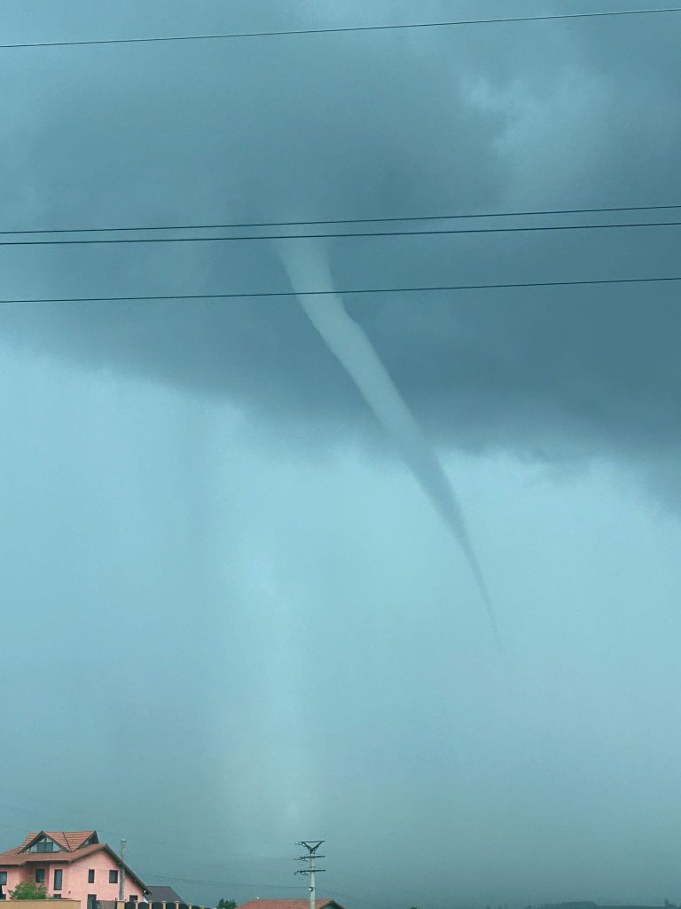 FOTO: Nor-pâlnie în apropiere de Sighișoara