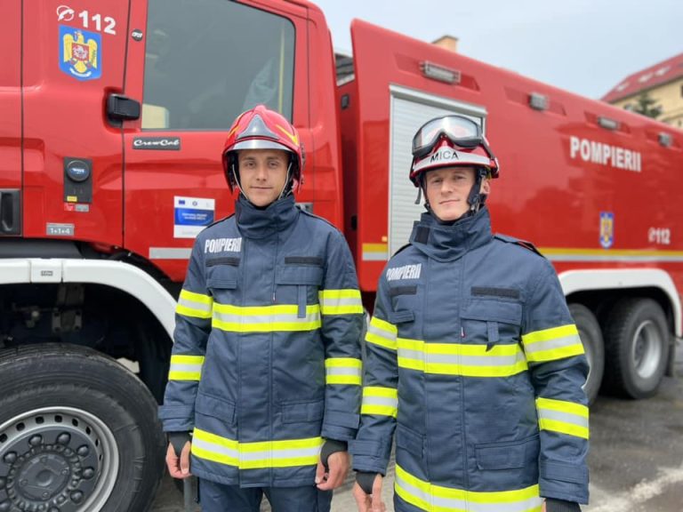 FOTO: Doi pompieri sibieni în Grecia, în sprijin pentru stingerea incendiilor
