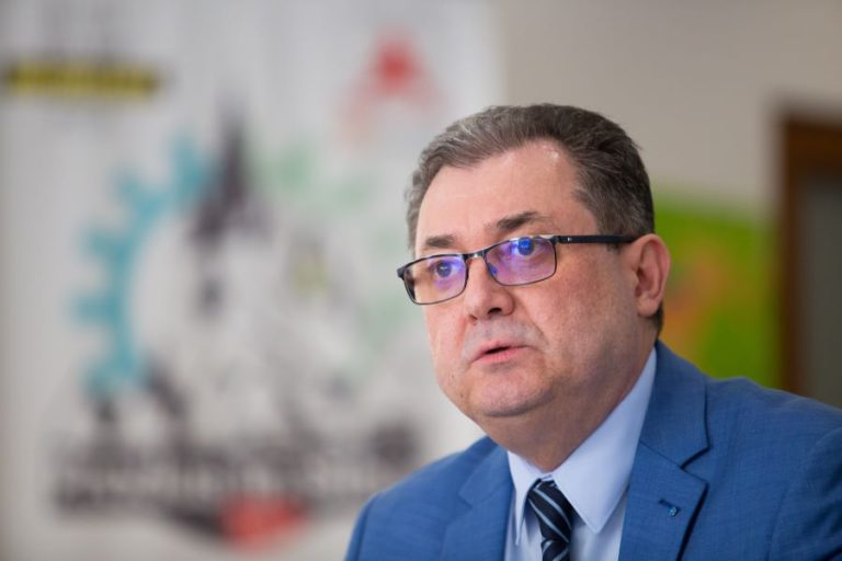 „Educația nu este doar un drept, ci o responsabilitate comună.” Mesajul Inspectorului Școlar General cu ocazia Zilei Mondiale a Educației – 5 Octombrie