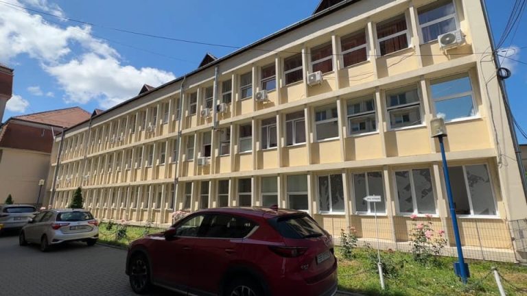 FOTO: Aproape 10 milioane de lei pentru reabilitarea a două corpuri de clădire ale Spitalului Municipal Mediaș