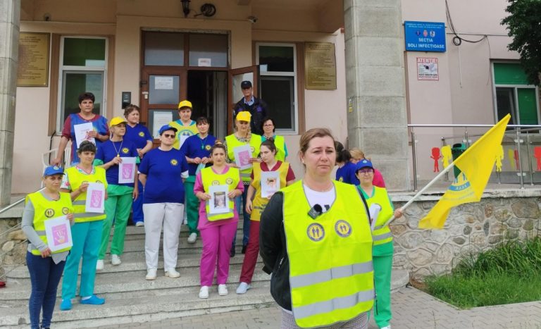 Medicii din Sibiu au pichetat spitalele: „Guvernul discriminează angajații din Sănătate”