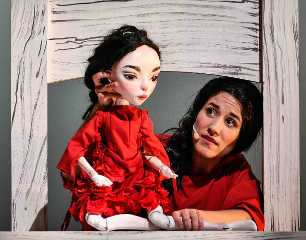 Scufița Roșie ajunge la Gong pentru ultima dată în acest an