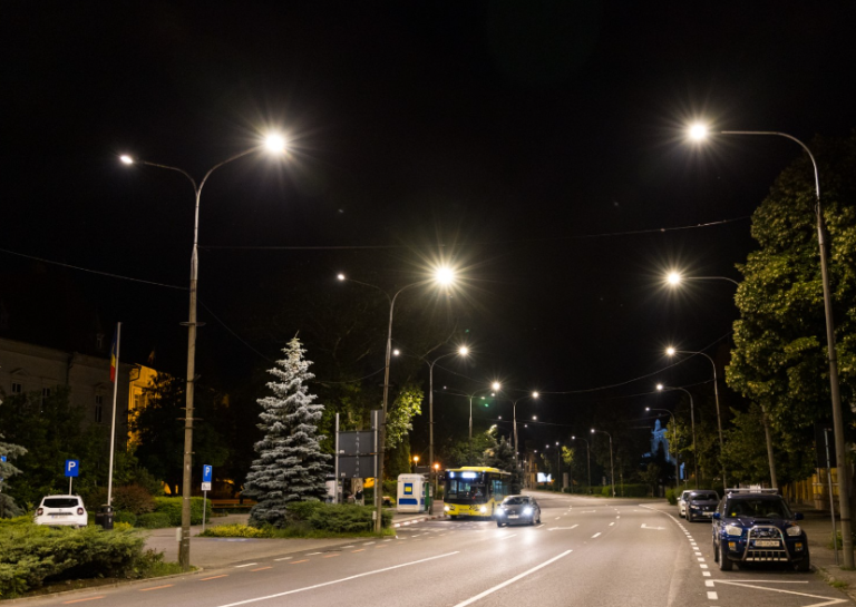 Se vor instala peste 1000 de corpuri de iluminat public noi pe străzile din Sibiu